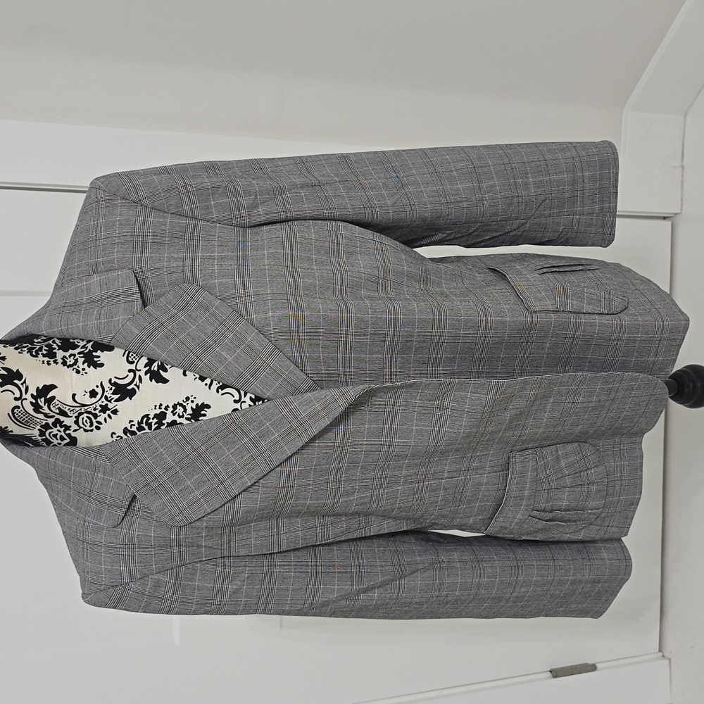 Women suit lightly used